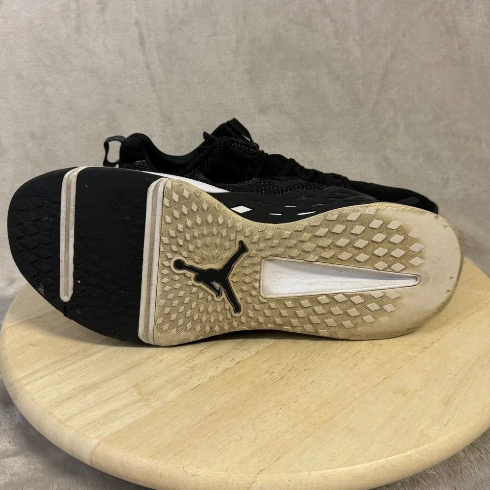 Jordan zoom trunner